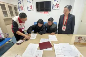 父亲离世后 女儿做了一个决定图片