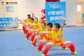近800名广州中小学生竞逐武术套路比赛图片