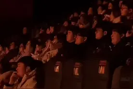 武汉一学校免费请上千名学生看《哪吒2》：总费用接近四万，为让学生放松身心图片