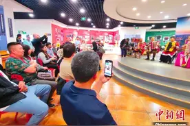 外媒走进新疆伊犁感受繁荣发展图片