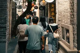 【视频】节日访古：在佛山东华里古建筑群“发现新天地”｜文化中国行图片