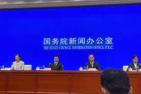 国庆长假小客车免费通行全国收费公路图片