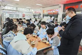这场师生饺子宴，暖胃又热心图片