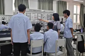 中德栋梁：与高校共同培育高技能人才，实现机器人进厂“打工”图片