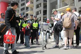 人形机器人来巡逻了，F1中国大奖赛的安保也有看点图片