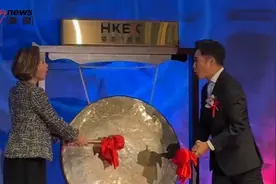 郭晋安与姐姐港交所敲钟，TVB视帝已转型霸道总裁，代表作《憨夫成龙》照进现实图片