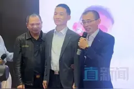 千万寻子父亲送儿子奔驰豪车和银行卡，儿子：暂时不需要，想读博，未来靠自己图片