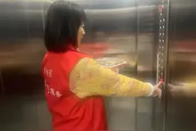 社区送餐上门 助享幸福“食”光图片