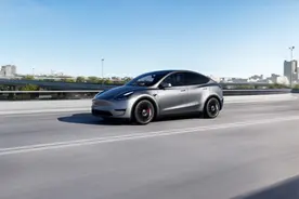 特斯拉Model Y芯片升级 老款现车补贴8000元图片