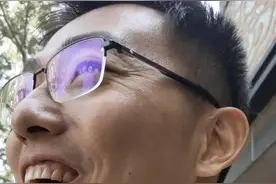 脚上有泥，身上有味儿图片