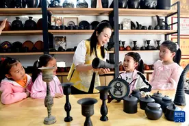 山东日照：让黑陶非遗在传承中焕发生机图片