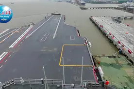 福建舰举行首次海试，军事专家：建造水平无疑是当下常规动力航母的天花板图片