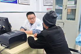 健康小站丨仅20分钟就解决了困扰十年的老毛病，她说：这一趟是来对了图片