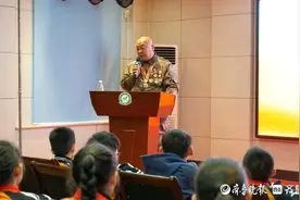 传承红色基因，一等功臣进校园讲红色故事图片