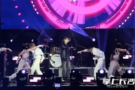 组图丨首开夜场，长沙海底世界星光音乐会举行图片