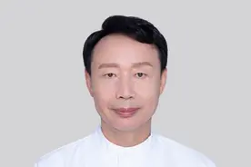 每次手术都像第一次那样准备，做医生得天天学习图片