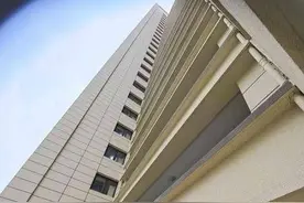 连廊之忧 符合国家标准但却有安全隐患图片