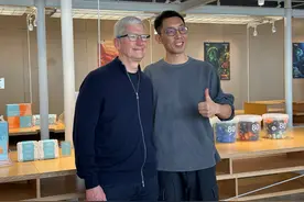 苹果CEO库克再访华：力挺中国市场与供应链|一线图片