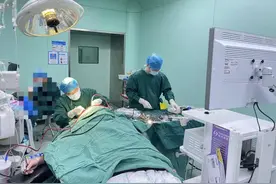 神经内镜“慧眼”探脑 4厘米小孔清除颅内血肿图片