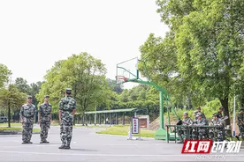 要当教官先“过三关” 衡阳警备区推动学生军训工作规范化图片