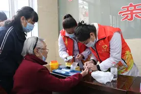 武威市“3·5”学雷锋纪念日志愿服务活动走进武威市社会福利院图片