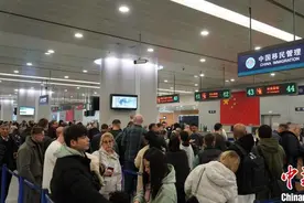 上海浦东国际机场口岸今年至今入出境外国人数量增加110%图片