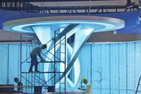 第九届三亚国际文博会主题展区加紧搭建图片