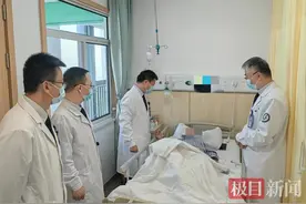 骨折后长期卧床致胆汁淤积，女子突发急性胆囊炎，医生“两步走”为她除顽疾图片