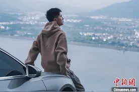 自驾游圈粉“Z世代”：人生不是轨道 自由追寻旷野图片