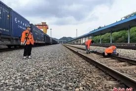 “震”后应急响应快 闽赣铁路扎牢安全防护网图片