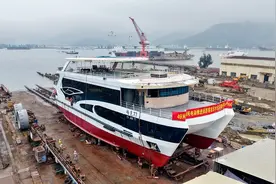 国内首艘!纯电海上旅游客船“屿见77”在福建下水图片