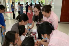 兴山特校学生享受免费体检 教师百“变”送关爱超暖心图片