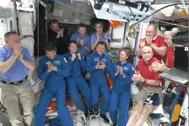 与国际空间站接驳成功，“龙”飞船要接滞留美宇航员回家了图片