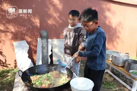 校园里飘出了“三衢味”，孩子们烧的家乡美味真好吃图片