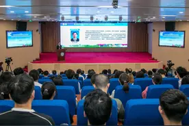 郑大一教授：“学习医学知识， 本科阶段是黄金时期”图片