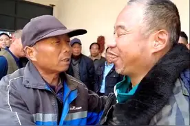 两省多部门协同配合，漯河救助流浪近30年的山东菏泽籍老人归乡与家人团聚图片