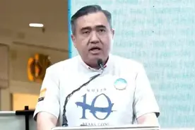 马方称将尽快恢复MH370航班搜索工作，部分乘客家属已抵达吉隆坡图片