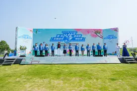 全球最大软体风筝首秀武汉图片