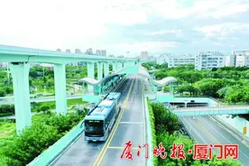 厦门快速公交：空中巴士15年载客15亿人次图片