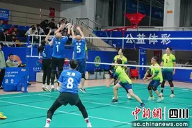 成都市“三大球”城市联赛气排球比赛举行图片