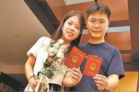 见证浪漫七夕 泉州360对新人结婚登记图片