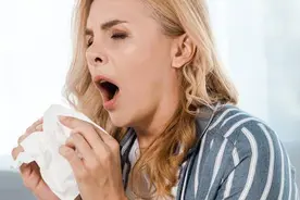 打喷嚏也有正确姿势图片