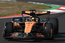 完成职业生涯突破！皮亚斯特里拿下F1中国大奖赛杆位图片