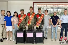 桂林市七星区欢送秋季新兵入伍图片