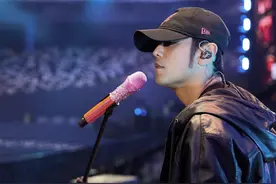 周杰伦瘦回20年前！感叹这项运动瘦身“真有效果”图片