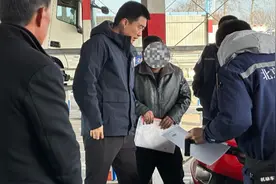 李想给新买法拉利上牌，300万混动只能上蓝牌，网友调侃怎么不开理想L9图片