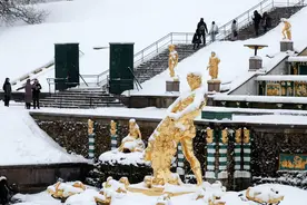 （外代二线）圣彼得堡：雪后的夏宫图片