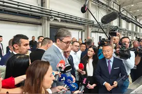 中国高速动车组首次进入欧洲 将于明年底在匈塞铁路投入使用图片