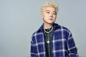 最近好多人都要听王以太？他在封面新闻专访中回应：“很感恩” | 谈艺录图片
