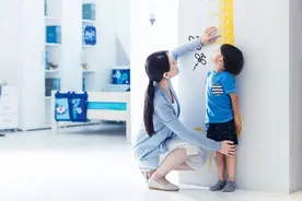 儿科门诊“生长贴”成“长高神器”？专家：效果因人而异，科学干预才是关键图片